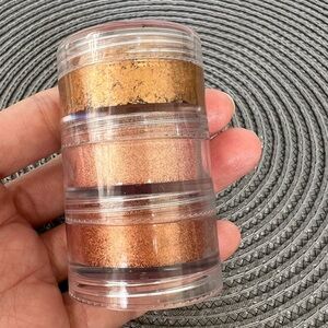 MAC Pigment Crushed Metallic Campfire Lantern Light Gold